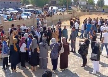 Narin’in cenazesinde AKP skandalı! Hatıra fotoğrafı çektirdiler