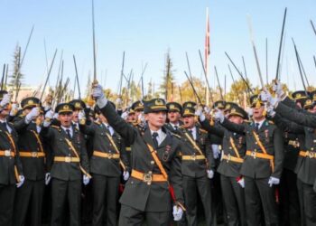 Kulis: Teğmenlerin yemini AKP MKYK’da nasıl konuşuldu?