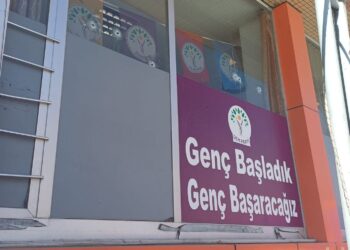 Sultangazi’de DEM Parti binasına silahlı saldırı