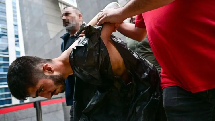 Katil Geçti bir de indirim almış