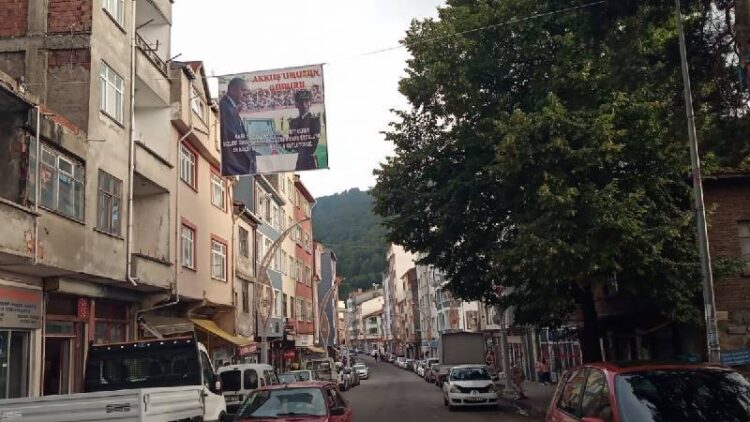 Kara Harp Okulu birincisi için asılan ‘gurur’ afişi kaldırıldı