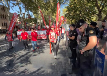 İşçiler alanlarda: “Geçinemiyoruz”