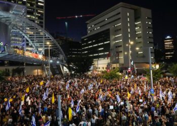 İsrail’de Netanyahu’ya “anlaşmayı imzala” çağrısı