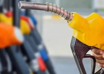 Benzin ve motorine zam geldi