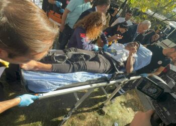 Açlık grevindeki Fernas işçilerine müdahale: Bir işçi hastaneye kaldırıldı