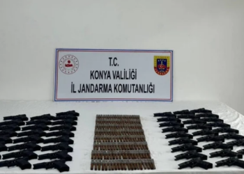 Yol kenarındaki çuvallardan silah parçaları çıktı