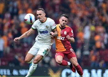 Lider Galatasaray, konuk ettiği Alanyaspor’u tek golle geçti