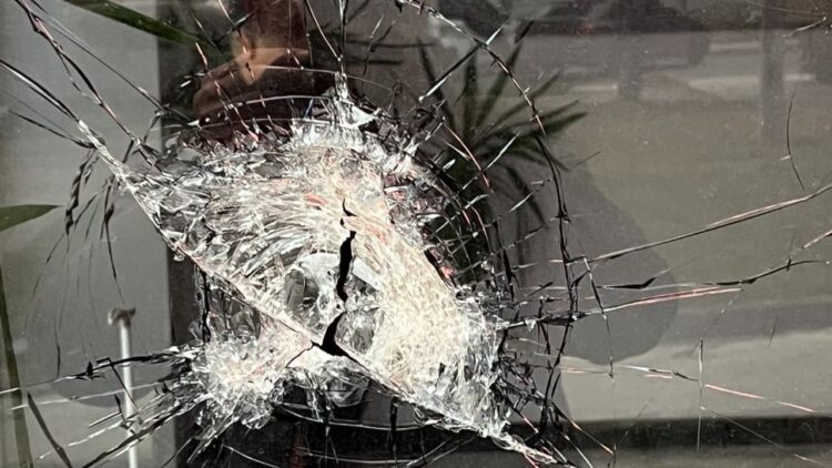 AKP Beylikdüzü İlçe Başkanlığı’na saldırı