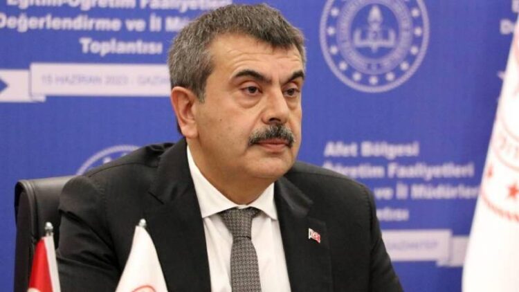 Tekin: İmamoğlu, Türkçe okuduğunu anlama konusunda özürlü