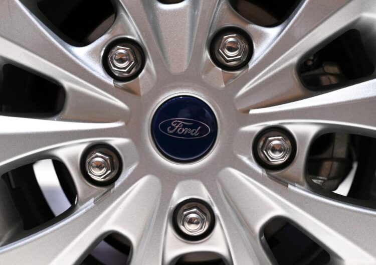 Ford Almanya’da 3 bine yakın kişiyi işten çıkaracak