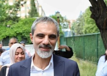 Kayapınar Belediye Eş Başkanı Cengiz Dündar gözaltına alındı