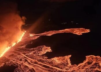 İzlanda’da yanardağ yedinci kez patladı