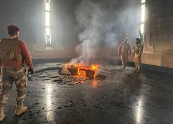Beşar Esad’ın babası Hafız Esad’ın mezarı ateşe verildi
