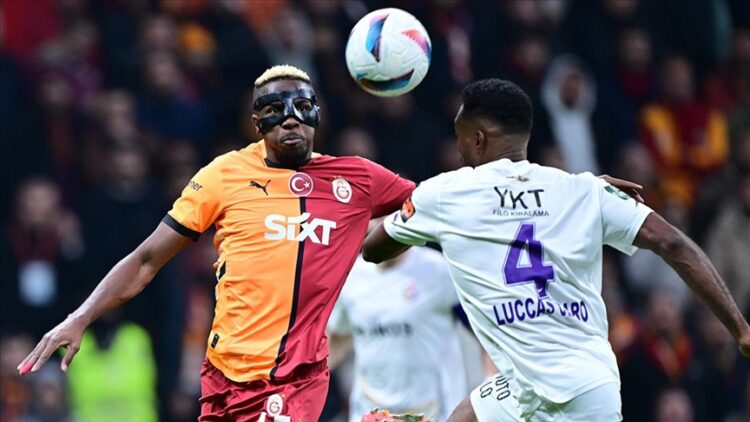 Fiorentina-Inter maçında fenalaşan genç futbolcu Bove, hastaneye kaldırıldı