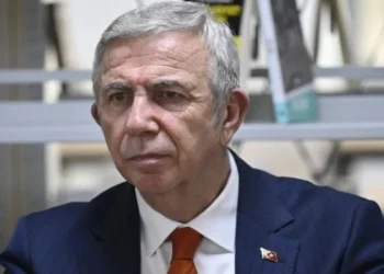 Trump’tan BRICS ülkelerine dolar tehdidi: ‘Gümrük vergileri yüzde 100 artar’