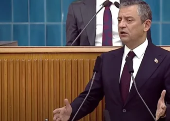 Özel’den iktidarın “Esad” eleştirilerine yanıt: Halep’e, Şam’a gidip de plaka dağıtan trollerin aklı ile devlet yönetilmez