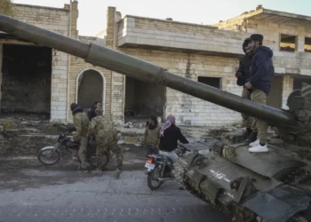 Trump’tan BRICS ülkelerine dolar tehdidi: ‘Gümrük vergileri yüzde 100 artar’