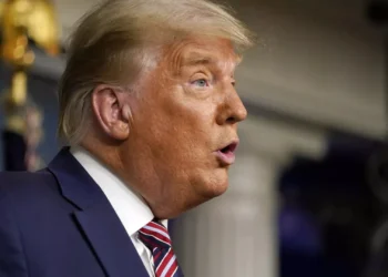 Trump’tan BRICS ülkelerine dolar tehdidi: ‘Gümrük vergileri yüzde 100 artar’