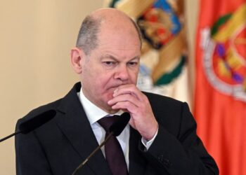 Olaf Scholz, meclisten güvenoyu talebinde bulundu