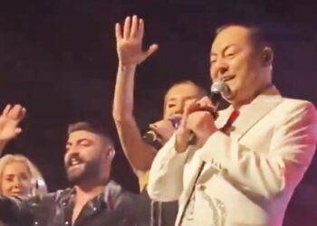 Ev hapsi kaldırılan Serdar Ortaç konser verdi