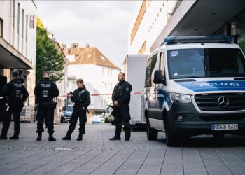 Almanya’da bıçaklı saldırı: 1’i bebek 2 kişi hayatını kaybetti