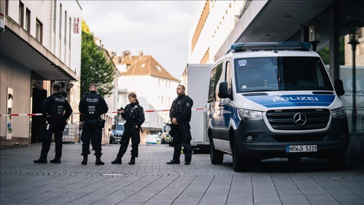 Almanya’da bıçaklı saldırı: 1’i bebek 2 kişi hayatını kaybetti