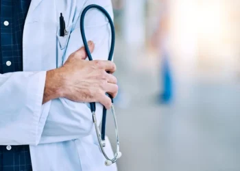 Hırsız, kendisini yakalayan jandarmanın aracını çalıp kaçtı