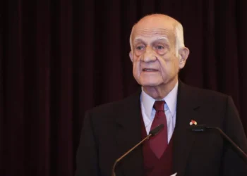 Baba kız bir kez dava davalık oldu: İpek Kıraç, babası İnan Kıraç’ın evliliğini iptal ettirmek için dava açtı