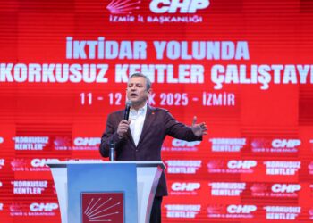 Özel’den Erdoğan’ın yeniden adaylık sinyaline tepki: Sanki yeniden seçilme gücü varmış gibi gösterip kaçak dövüşmesin