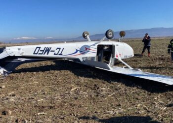 Denizli’de eğitim uçağı zorunlu iniş yaptı