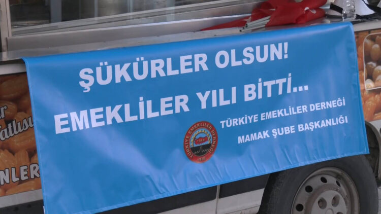 Emekliler, yeni yılı lokma döktürerek karşıladı: Allah böyle bir “Emekliler Yılı”nı düşmanımıza bile yaşatmasın