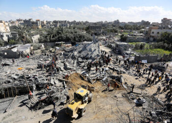 Hırsız, kendisini yakalayan jandarmanın aracını çalıp kaçtı