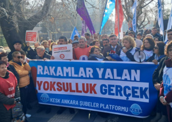 KESK’ten TÜİK önünde enflasyon protestosu: “TÜİK rakamlarının en az iki katı enflasyon yaşıyoruz”