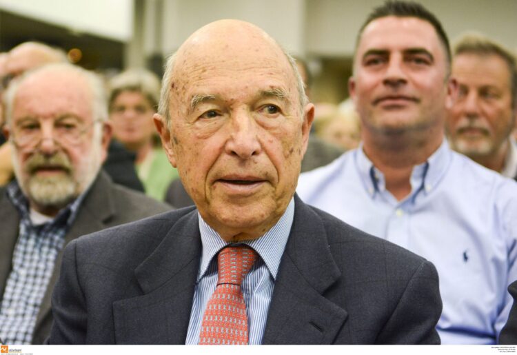 Güney Kore’de binlerce kişi görevden alınan Yoon’un tutuklanması talebiyle sokaklara döküldü