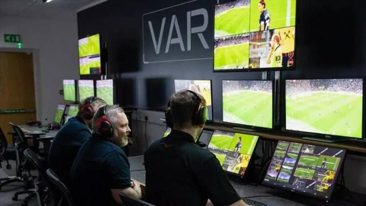 Yabancı VAR hakemi geliyor