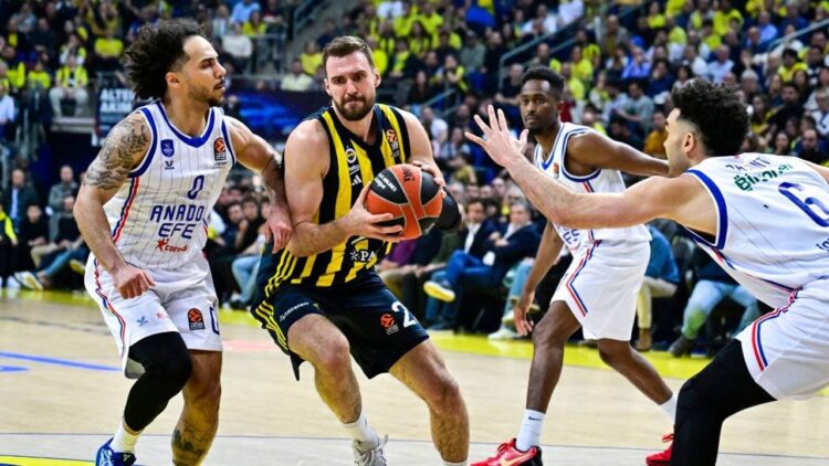 Euroleague’de derbinin kazananı Fenerbahçe