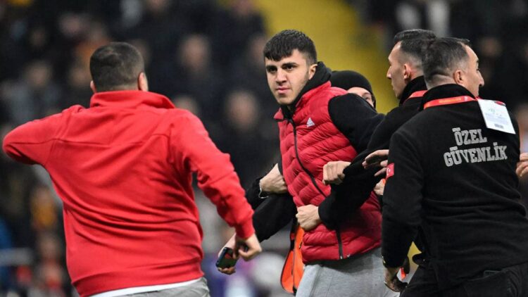 Kayserispor-Galatasaray maçı: 10 taraftar gözaltına alındı