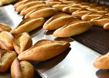 İzmir’de halk ekmeğe zam