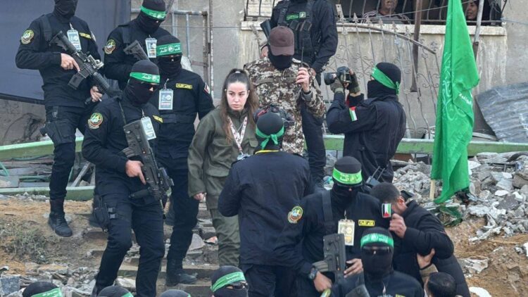 İsrail-Hamas arasındaki 3’üncü esir takası Yahya Sinvar’ın evinin önünde yapıldı