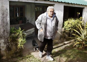 Jose Mujica, tedaviye devam etmeyeceğini duyurdu