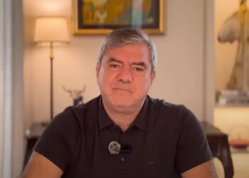 Yılmaz Özdil kalp krizi geçirdi