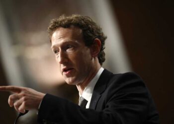 Zuckerberg: Covid aşısının yan etkisinden bahseden içerikleri sildirdiler