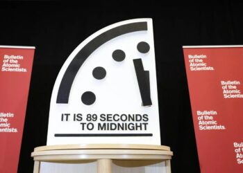 Kıyamet Günü Saati, Trump’ın göreve başlamasından bir hafta sonra gece yarısına bir saniye daha yaklaştı