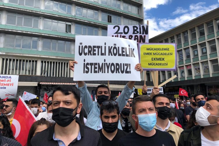 Ücretli öğretmenlerin geliri: Ara tatil nedeniyle maaş olarak 10 bin 972 TL yatırıldı