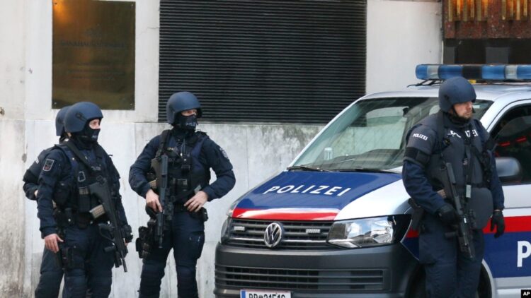 Avusturya’da bir Suriyeli bıçaklı saldırı düzenledi