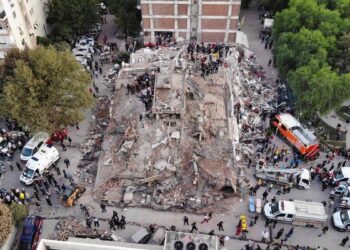 Deprem felaketinin yaralarını saramayan Hatay’ın dert listesi 7.5 metreyi buldu