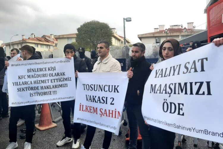 KFC Türkiye ve Pizza Hut işçileri eylemde: ‘Yalıyı sat maaşımızı öde’