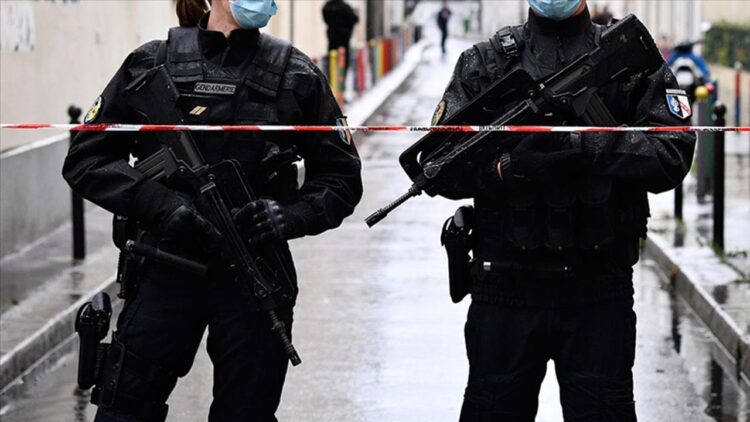 Fransa’da bir bara el bombası atıldı: 12 yaralı