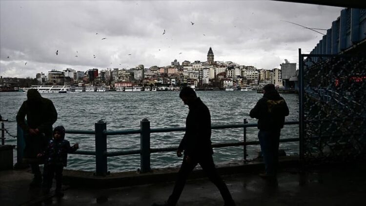 Geçen yıla göre daha mutsuzuz