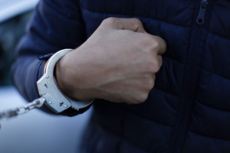 2 günlük bebeği betona gömdüler